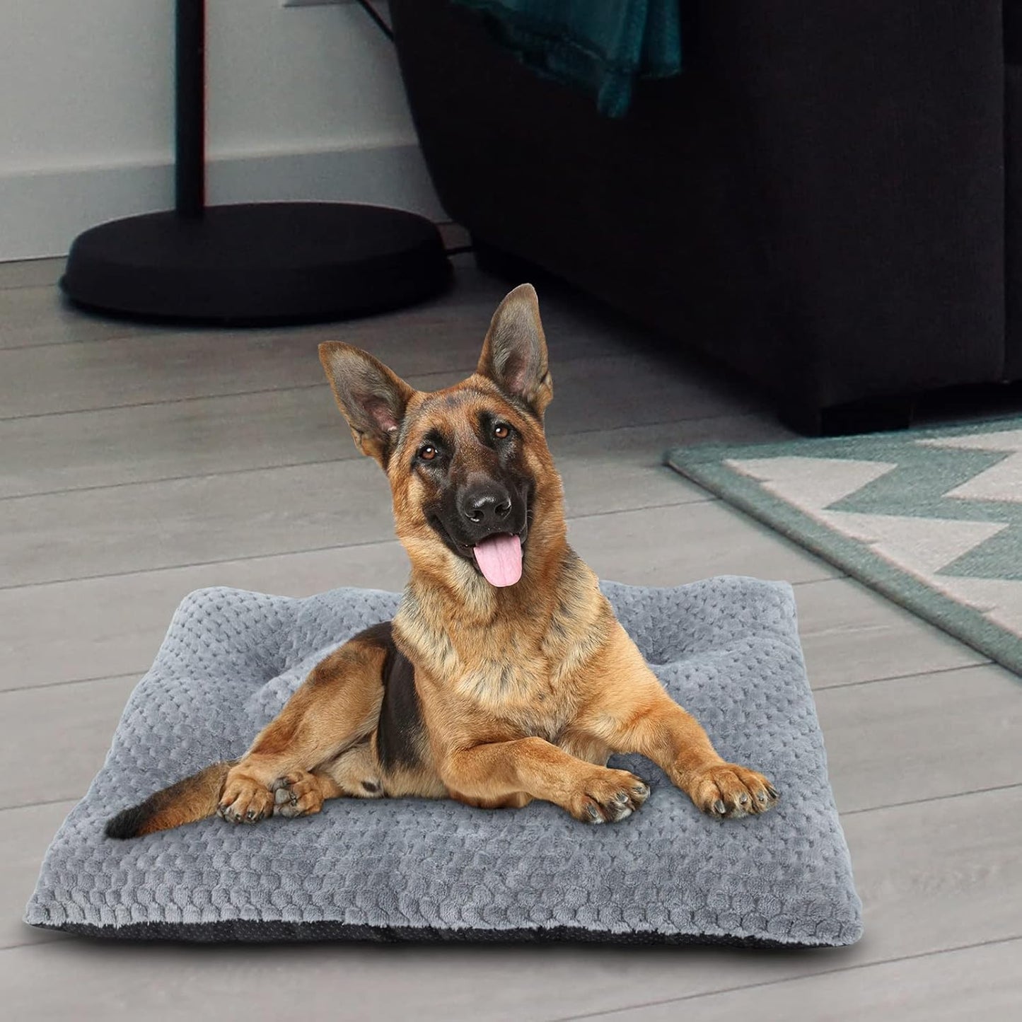 Dog Bed Crate Pad Dog Beds for Small Medium Large Dogs Pet Kennels Bed Pad Washable Ultra Soft Non-Slip Bottom Mattress Bed Cat Sleeping Calming Mat Beds Dog Crate Beds (Grey, 23")