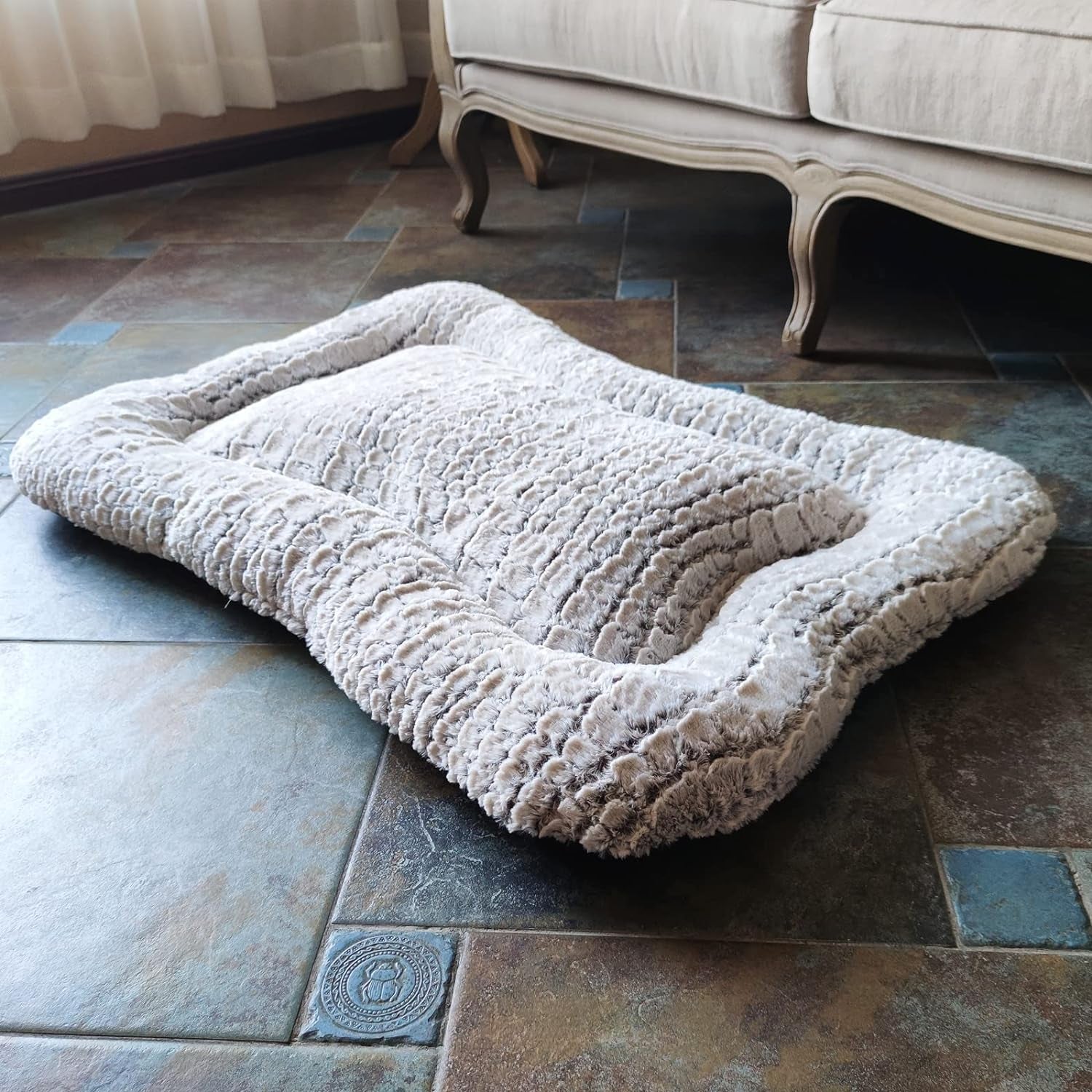 Deluxe Plush Dog Bed Pet Cushion Crate Mat,Washable Pet Bed for Medium Large X-Large Dogs and Dogs Crates(Large,White)